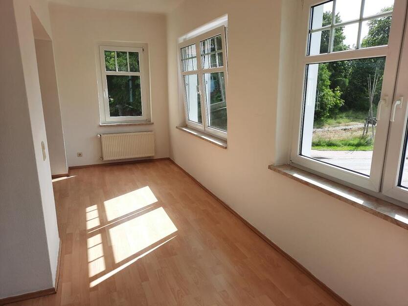 Helle 2-Raum-Wohnung 65 m² im san. Altbau zu vermieten zimmer