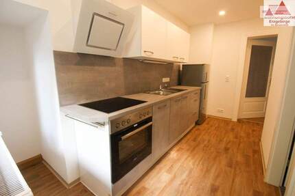 2-Raum-Wohnung mit Balkon und Einbauküche in ruhiger Lage von Aue 2 zimmer