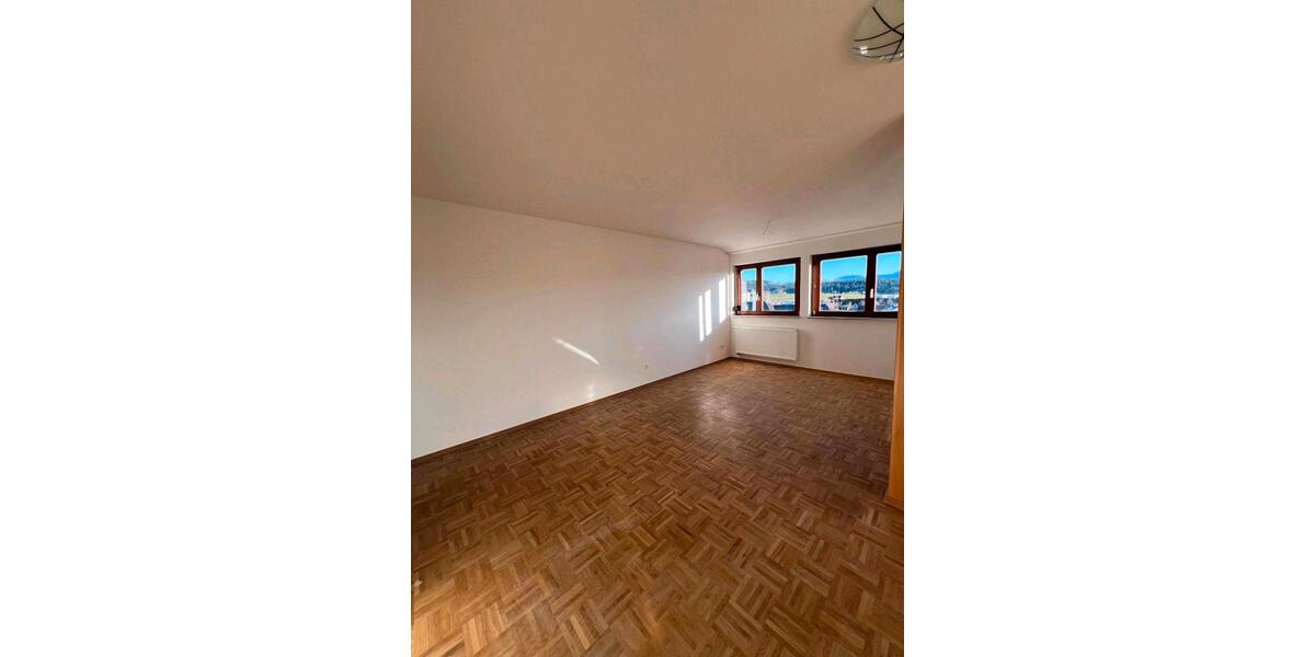 Dachgeschoßwohnung Balingen - 2.5 Zimmer, 108 m&sup2;, 1.300&euro; | Angebot:26228293