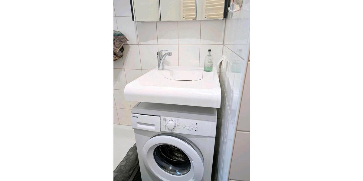 Etagenwohnung Wiesbaden Biebrich - 2 Zimmer, 41 m&sup2;, 1.000&euro; | Angebot:26688927