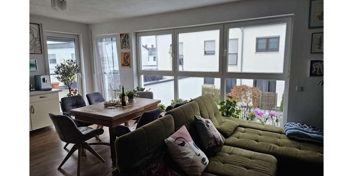 Etagenwohnung Teublitz - 4 Zimmer, 112 m&sup2;, 1.200&euro; | Angebot:24816711