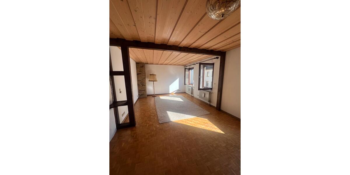 Etagenwohnung Bad Urach - 3 Zimmer, 100 m&sup2;, 1.100&euro; | Angebot:24782140