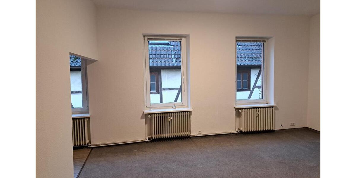 Sehr schöne 5-Zimmer-Altbauwohnung 5 zimmer