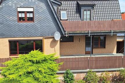 Erdgeschosswohnung mit Keller, Terrasse, Garage und Garten 3 zimmer