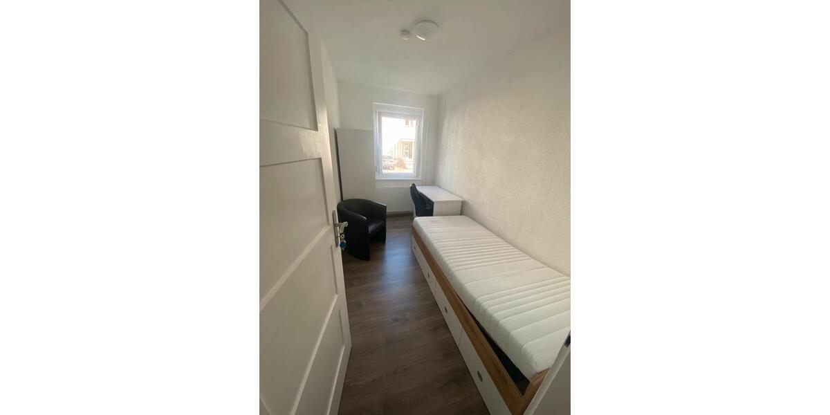 Wohnen auf Zeit Villingen-Schwenningen Schwenningen - 4 Zimmer, 20 m&sup2;, 320&euro; | Angebot:26581430