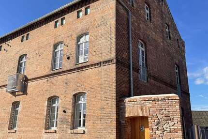 Wohnung zum Mieten in Döblitz 1.068 € 127 m²