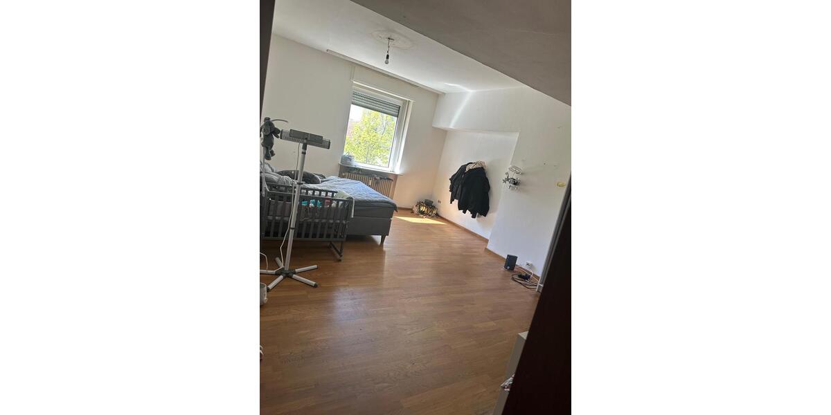Etagenwohnung Saarbrücken - 3 Zimmer, 103 m&sup2;, 980&euro; | Angebot:26278250