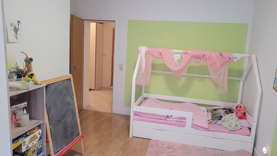 Etagenwohnung Werdau - 3 Zimmer, 72 m&sup2;, 400&euro; | Angebot:24839289
