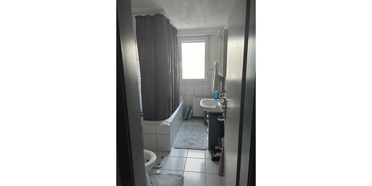 Wohnung - 3 Zimmer - 75m2 - Kellerraum - Abstellplatz - Balkon 5 zimmer