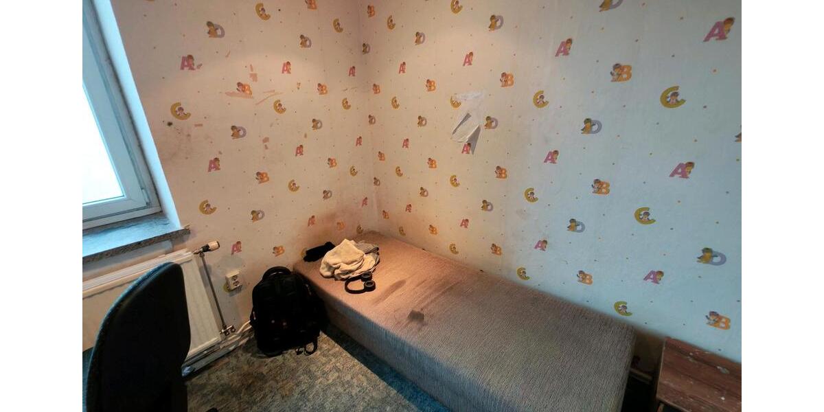 Etagenwohnung Freiberg - 1 Zimmer, 86 m&sup2;, 220&euro; | Angebot:25068247