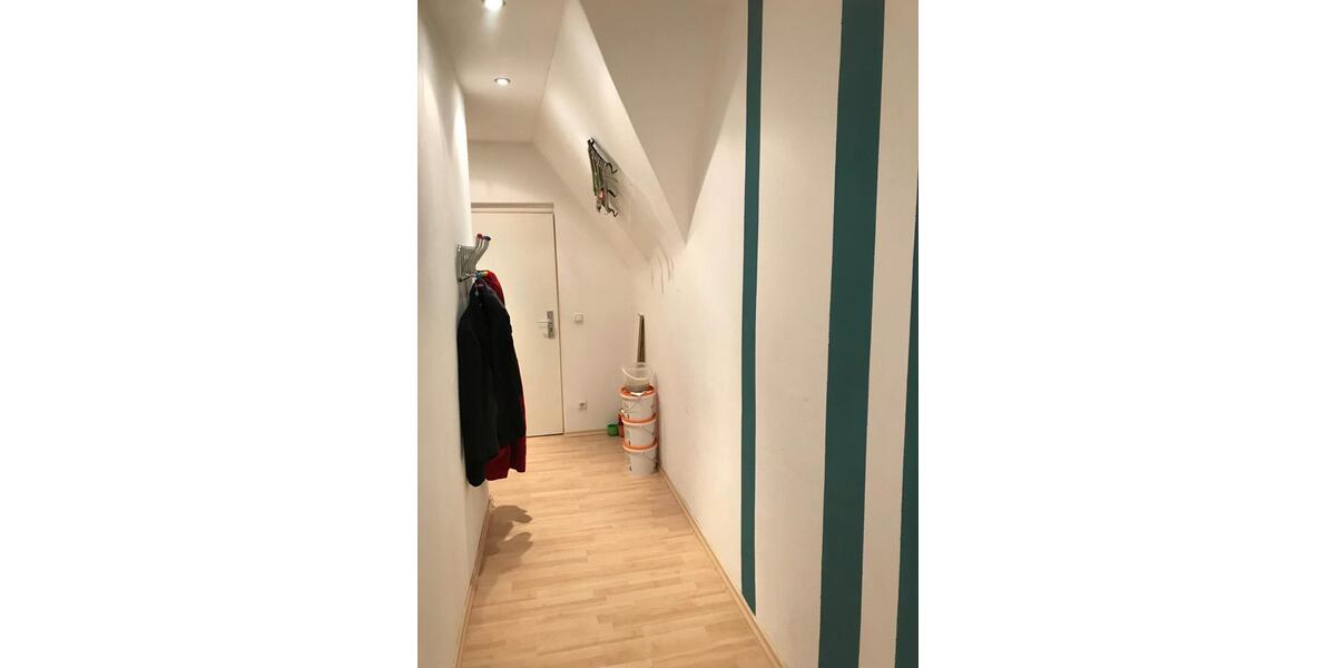 Dachgeschoßwohnung Weiden in der Oberpfalz - 3 Zimmer, 90 m&sup2;, 850&euro; | Angebot:26638674