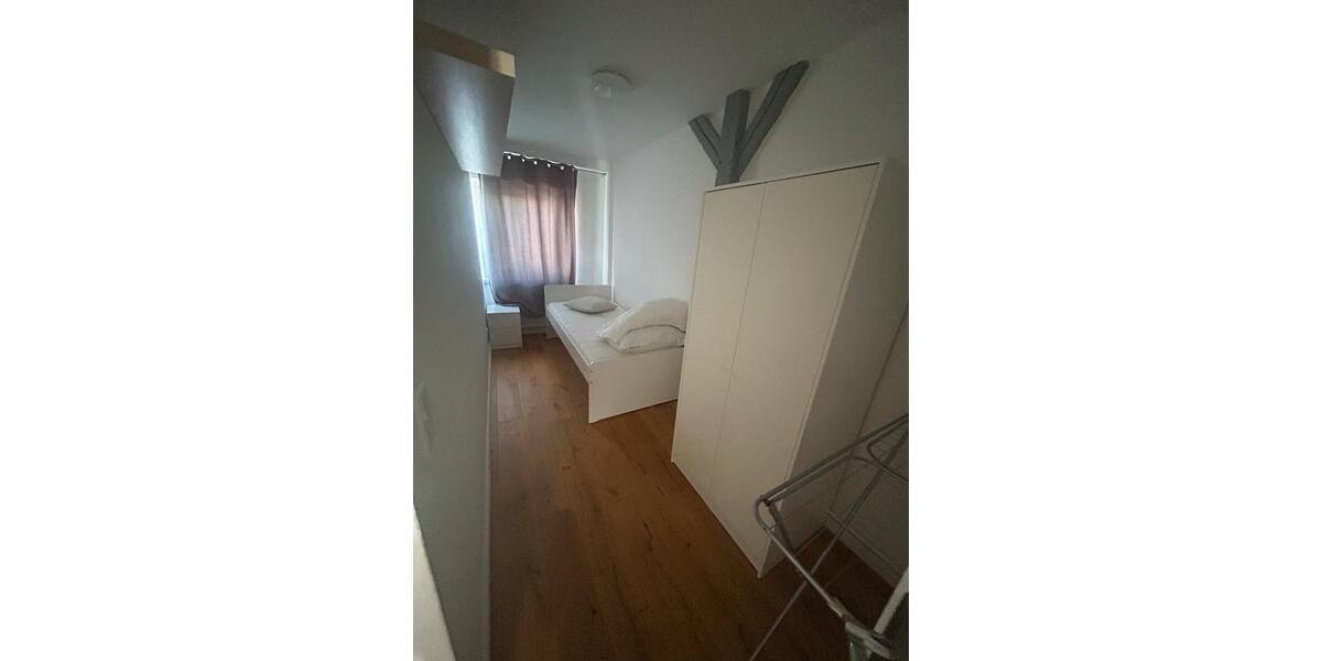 Dachgeschoßwohnung Rostock - 3 Zimmer, 65 m&sup2;, 22&euro; | Angebot:22468013