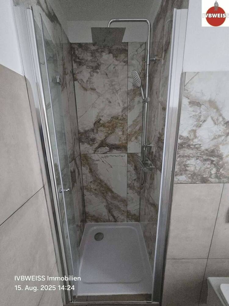 ERSTBEZUG NACH DACHAUSBAU Wohnen im Graefekiez (Schönleinstr.), 2 Zimmer, Terrasse, extrem hell