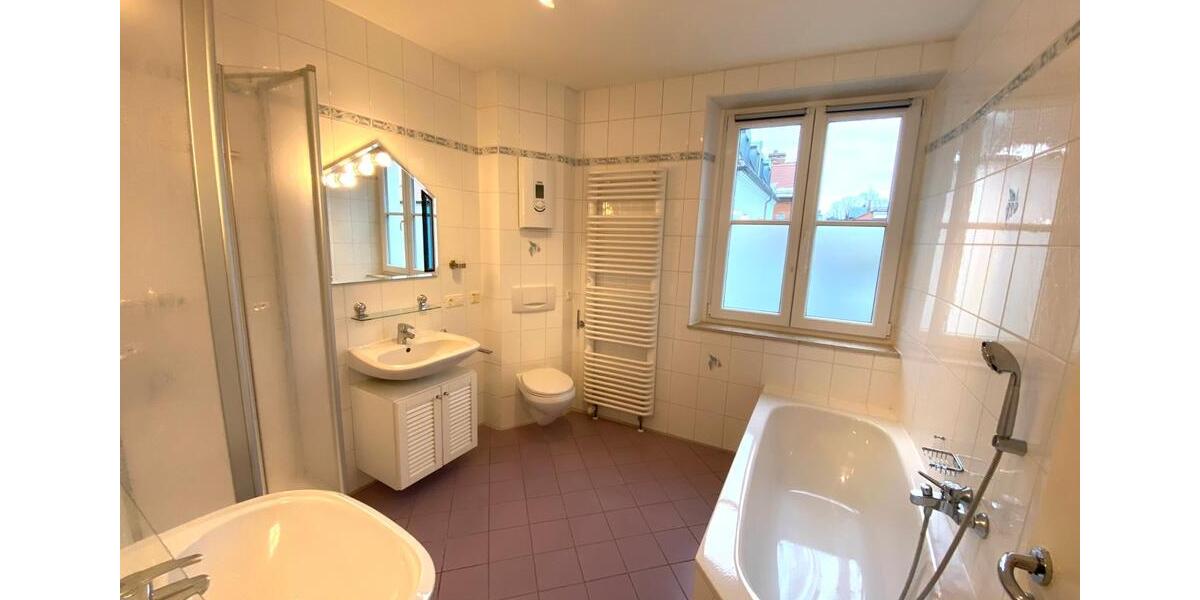 Etagenwohnung Bayreuth City - 3 Zimmer, 110 m&sup2;, 1.100&euro; | Angebot:26238596