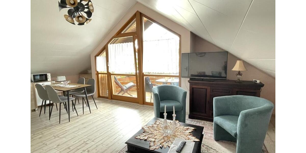 Voll möblierte 2-Zimmer-Wohnung mit Balkon + Stellplatz für Pendler 2 zimmer