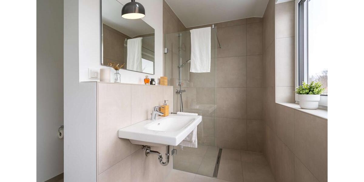 Einfamilienhaus Rastede - 3 Zimmer, 136 m&sup2;, 1.495&euro; | Angebot:26564252