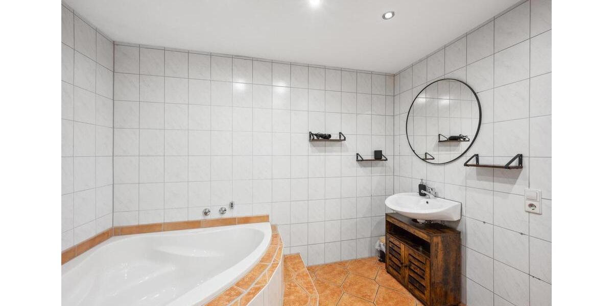 großzügige 3-Zimmer-Wohnung mit großem Bad 3 zimmer