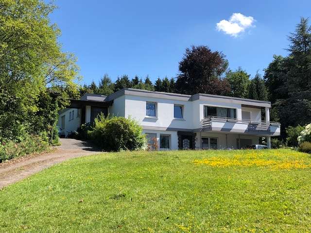 Haus zum Mieten in Wenden 1.300 € 145 m²