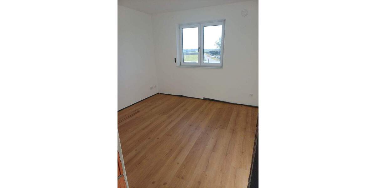 Etagenwohnung Kirchroth Aufroth - 3 Zimmer, 88 m&sup2;, 975&euro; | Angebot:26154803