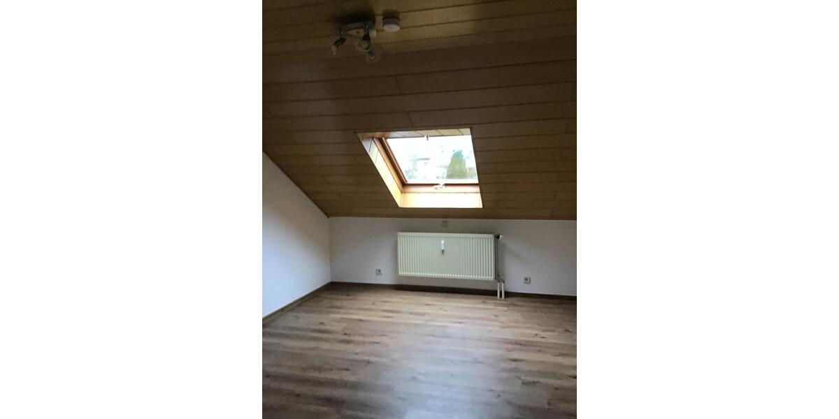 Dachgeschoßwohnung Grävenwiesbach - 2 Zimmer, 75 m&sup2;, 600&euro; | Angebot:26365818
