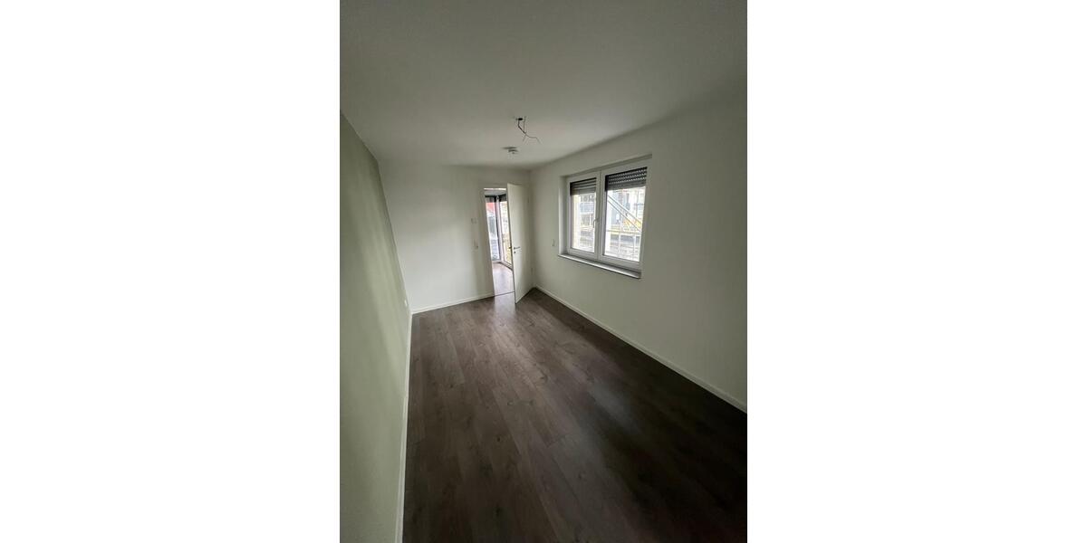 Erdgeschoßwohnung Villingen-Schwenningen Schwenningen - 3 Zimmer, 74 m&sup2;, 1.195&euro; | Angebot:25053801