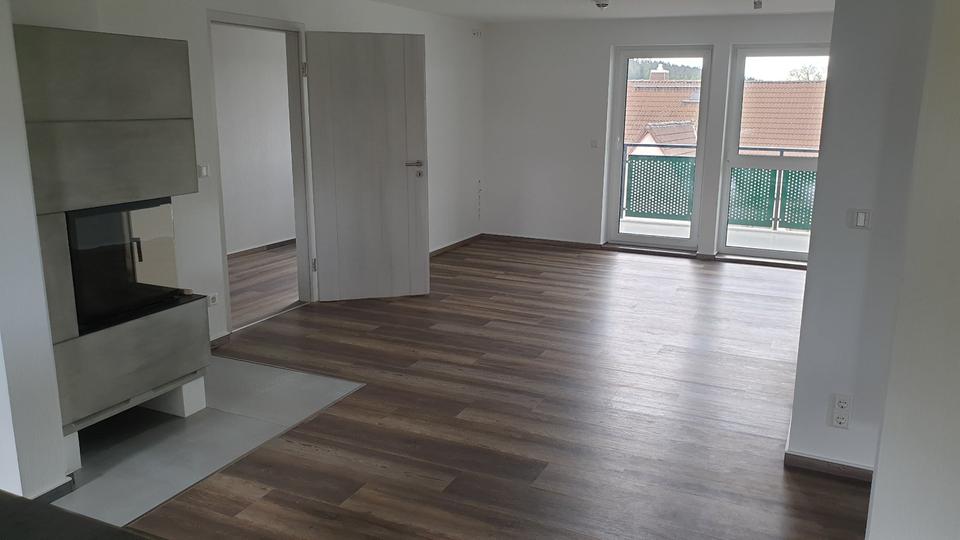 Traumhafte Dachgeschosswohnung mit Balkon, Einbauküche, Kamin 3 zimmer