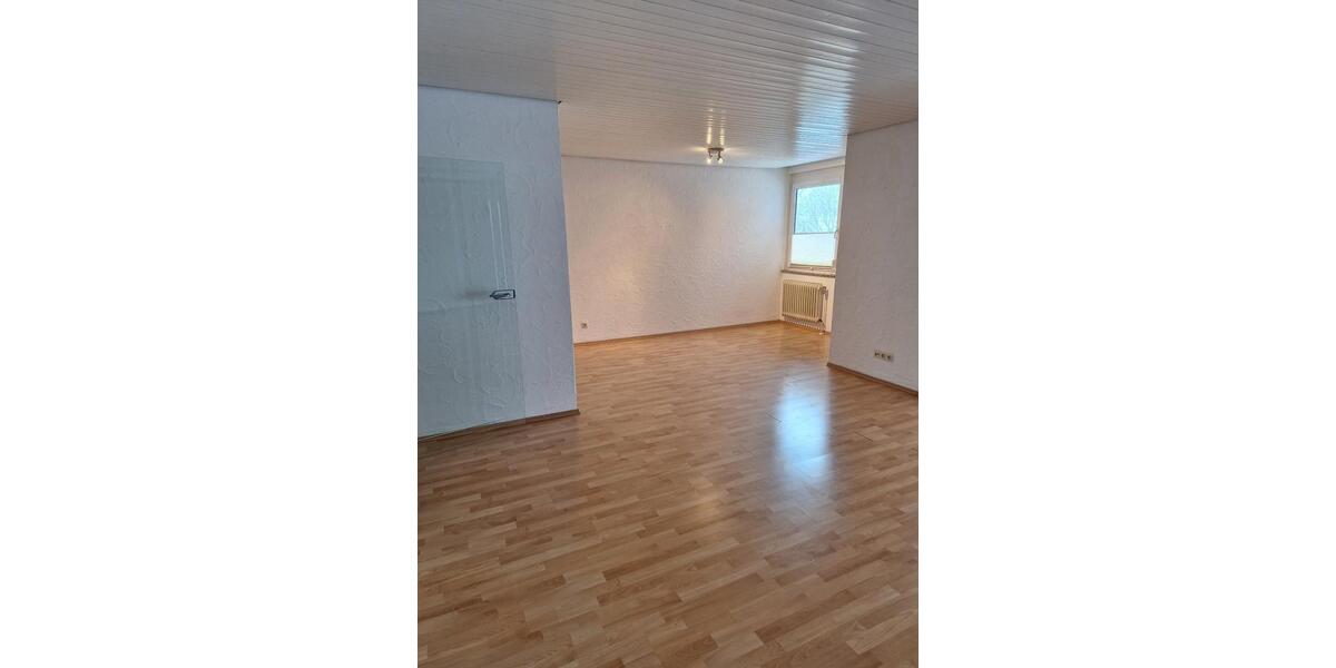 Erdgeschoßwohnung Gärtringen - 4.5 Zimmer, 138 m&sup2;, 1.250&euro; | Angebot:24473860