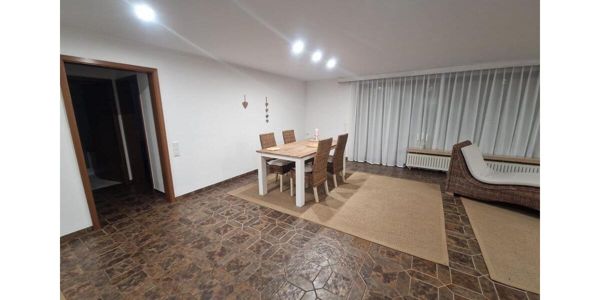 Erdgeschoßwohnung Püttlingen - 4 Zimmer, 108 m&sup2;, 900&euro; | Angebot:26426571