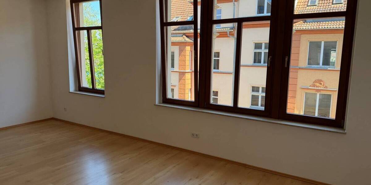 Etagenwohnung Plauen Stadtmitte - 2 Zimmer, 64 m&sup2;, 295&euro; | Angebot:26758862