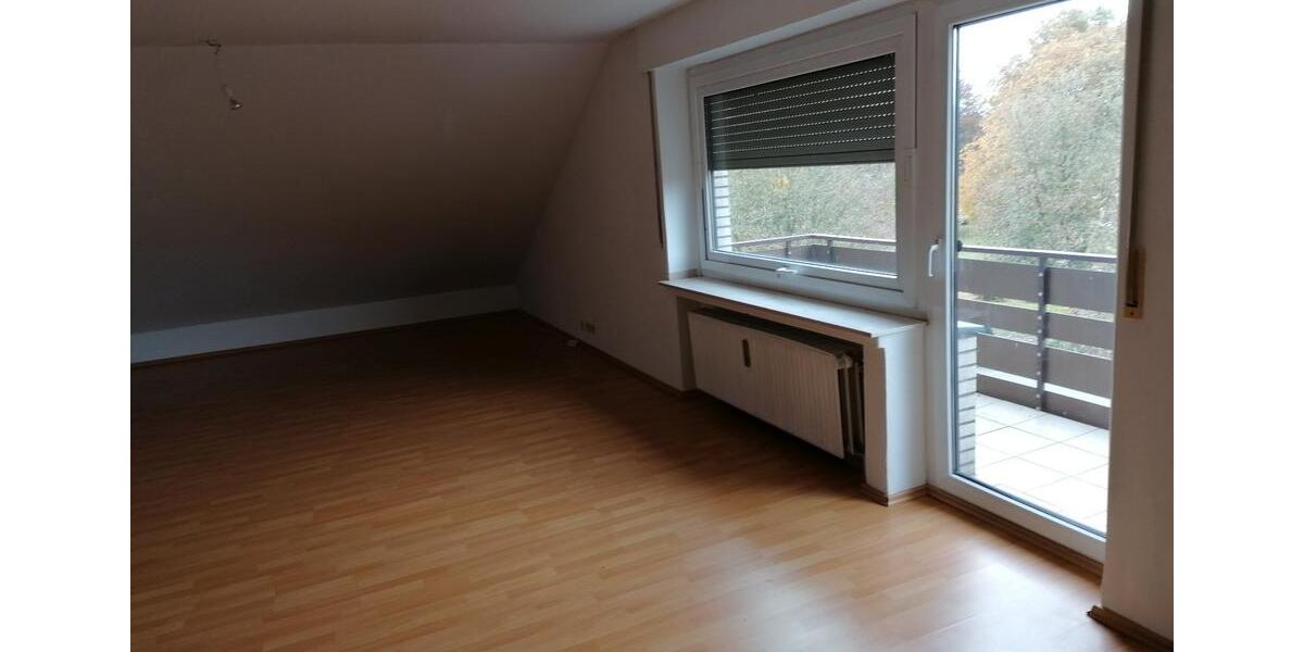 Dachgeschoßwohnung Brakel - 3 Zimmer, 88 m&sup2;, 430&euro; | Angebot:25782660