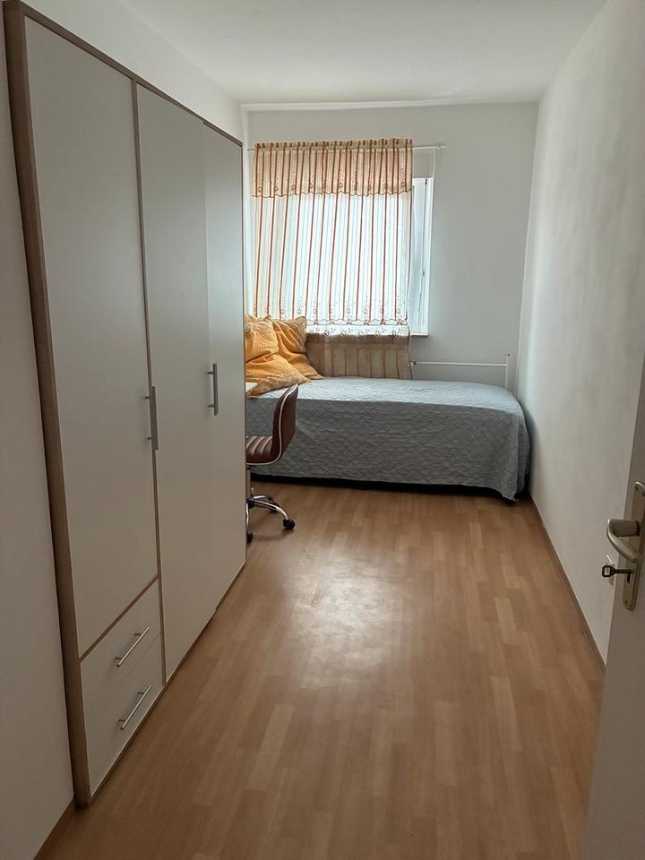 Möbliertes Zimmer in Nürnberg-Nordstadt – 5 Min zur U-Bahn zimmer