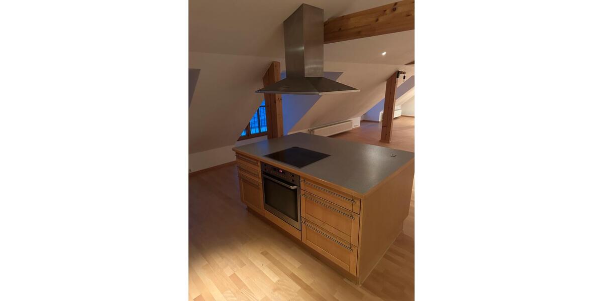 Dachgeschoßwohnung Vilsbiburg - 5 Zimmer, 130 m&sup2;, 1.200&euro; | Angebot:24346833