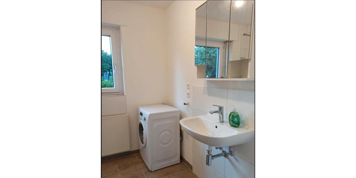 1 WG-Zimmer in sonniger, renovierten Berufstätigen-WG 1 zimmer