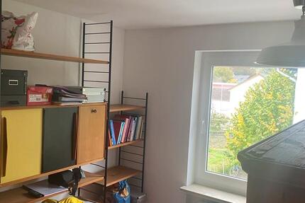 11qm Zimmer in 4,5 Zi Wohnung (mit Kindern in Teilzeit 1012) zimmer
