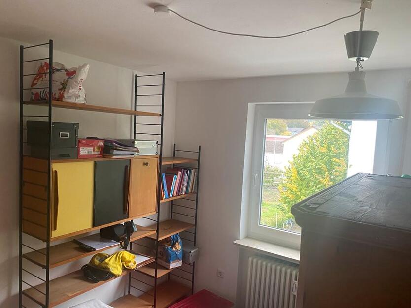 11qm Zimmer in 4,5 Zi Wohnung (mit Kindern in Teilzeit 1012) zimmer