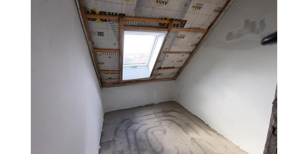 Dachgeschoßwohnung Osloß - 4 Zimmer, 72 m&sup2;, 750&euro; | Angebot:25943340