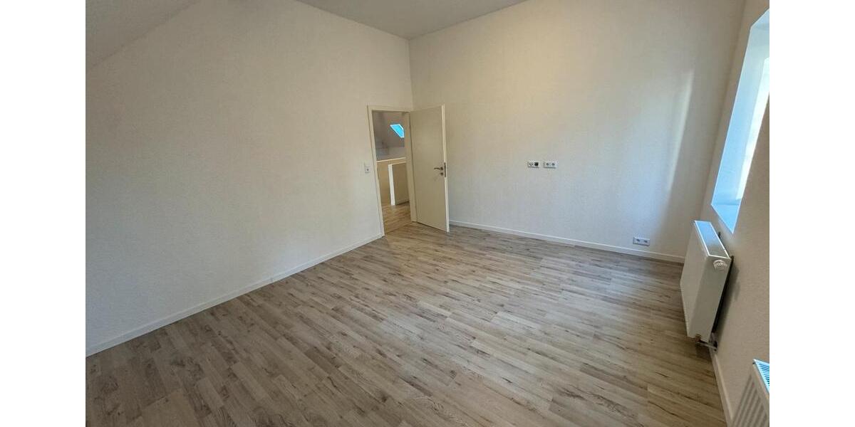 Etagenwohnung Jade - 2.5 Zimmer, 80 m&sup2;, 900&euro; | Angebot:25858527