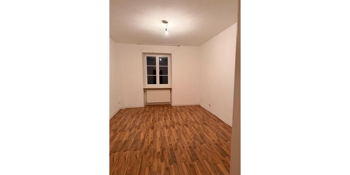 Etagenwohnung Heusweiler - 4 Zimmer, 100 m&sup2;, 1.000&euro; | Angebot:26432673