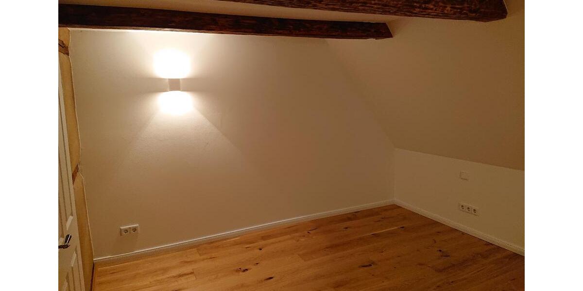 Dachgeschoßwohnung Balge - 2.5 Zimmer, 120 m&sup2;, 700&euro; | Angebot:24667348