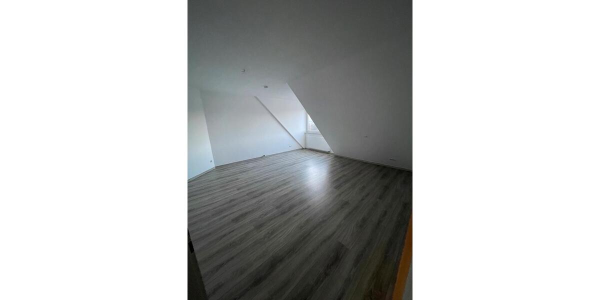 Dachgeschoßwohnung Haiger - 2 Zimmer, 100 m&sup2;, 1.250&euro; | Angebot:25233669