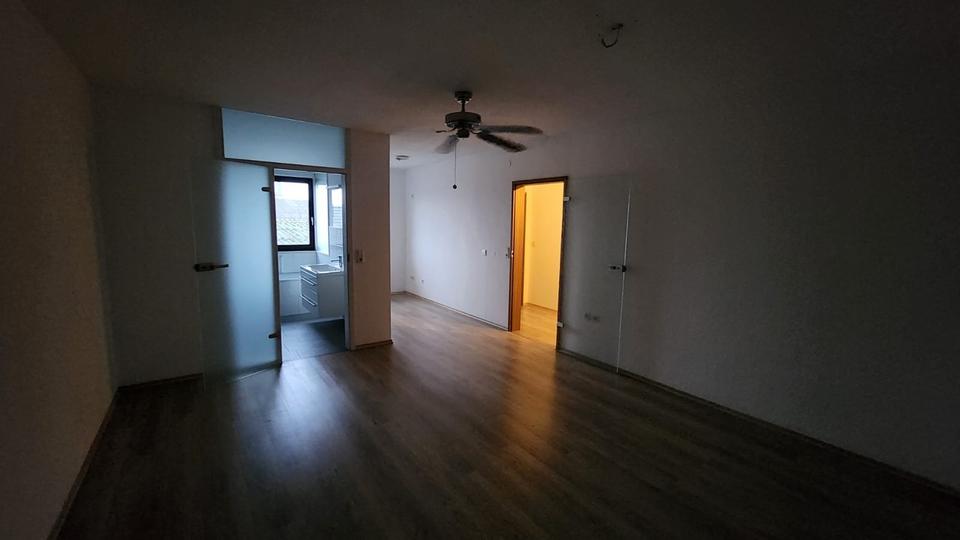 Etagenwohnung Hohenroth - 4 Zimmer, 130 m&sup2;, 1.000&euro; | Angebot:20981297