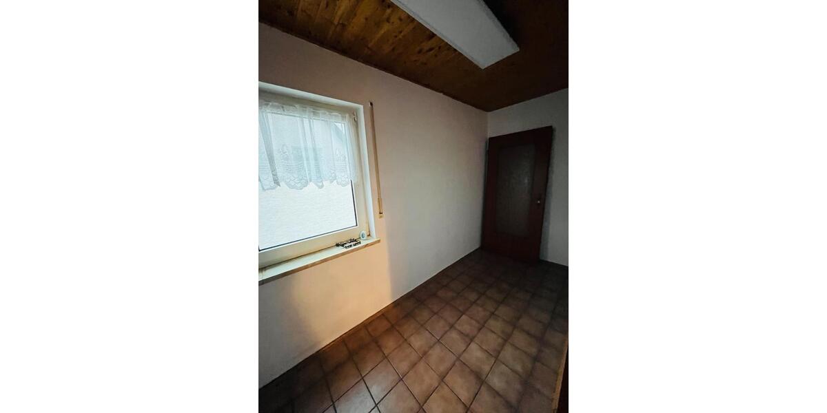 Etagenwohnung Pressath - 2 Zimmer, 74 m&sup2;, 123&euro; | Angebot:25903984