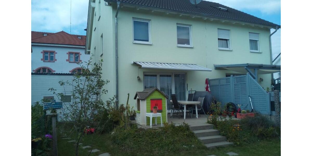 Doppelhaushälfte Rheinfelden (Baden) - 7 Zimmer, 180 m&sup2;, 1.800&euro; | Angebot:26233223