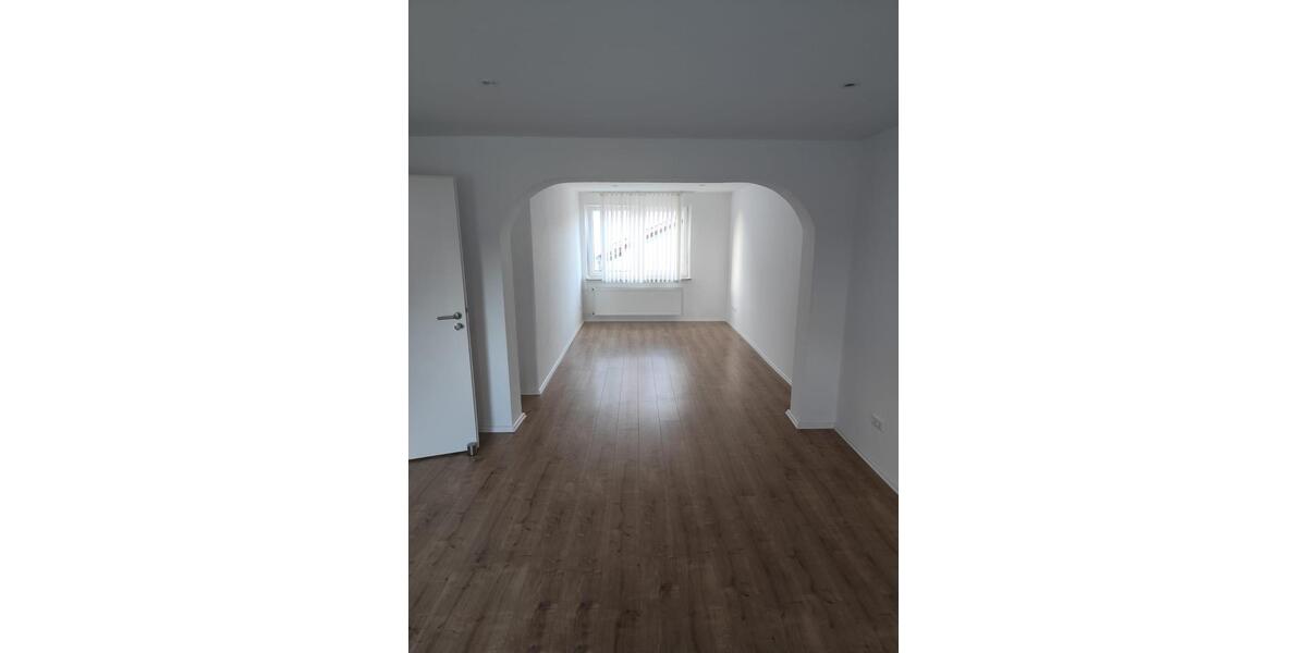 Etagenwohnung Neukirchen - 3 Zimmer, 650&euro; | Angebot:23473975