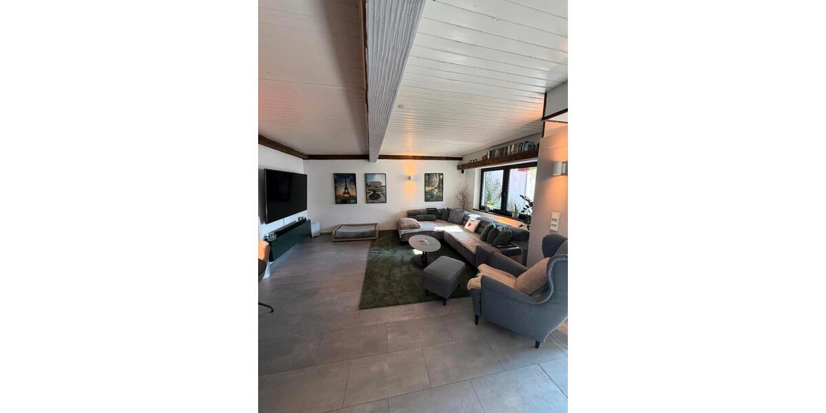 Etagenwohnung Kleinwallstadt - 2.5 Zimmer, 130 m&sup2;, 1.040&euro; | Angebot:25812654