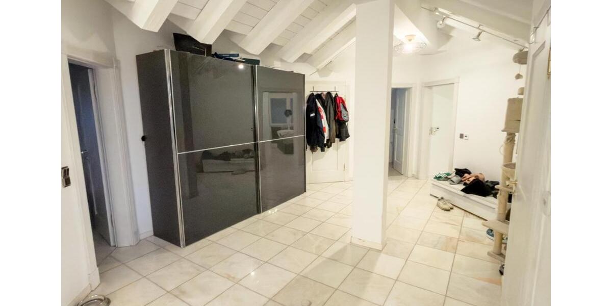 Dachgeschoßwohnung Coburg - 2 Zimmer, 80 m&sup2;, 780&euro; | Angebot:23653435