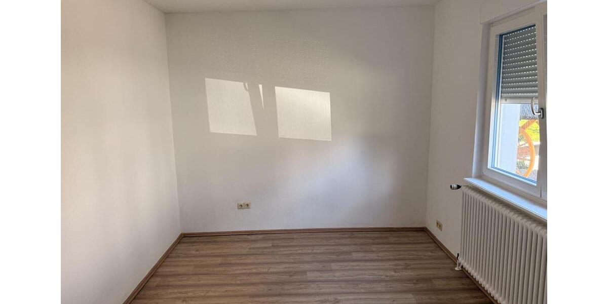 Erdgeschoßwohnung Lahr (Schwarzwald) - 3 Zimmer, 80 m&sup2;, 1.000&euro; | Angebot:26356558