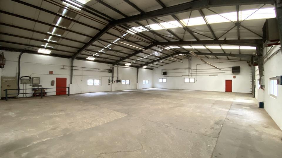 220qm Hallen- und 250qm Zeltfläche optional mit Büro und Freifläche