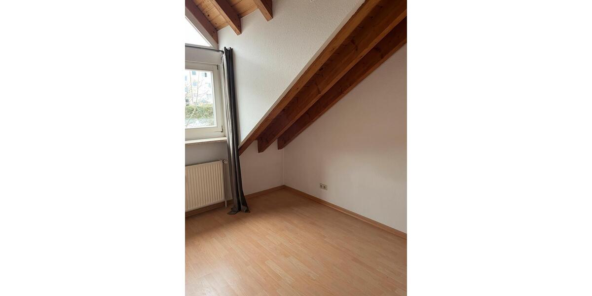 Dachgeschoßwohnung Böblingen - 2.5 Zimmer, 50 m&sup2;, 895&euro; | Angebot:24622406