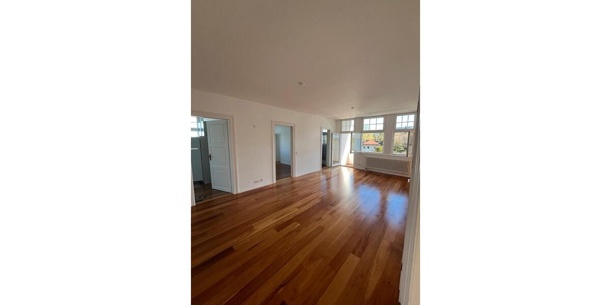 Etagenwohnung Badenweiler - 4.5 Zimmer, 158 m&sup2;, 1.750&euro; | Angebot:26047498